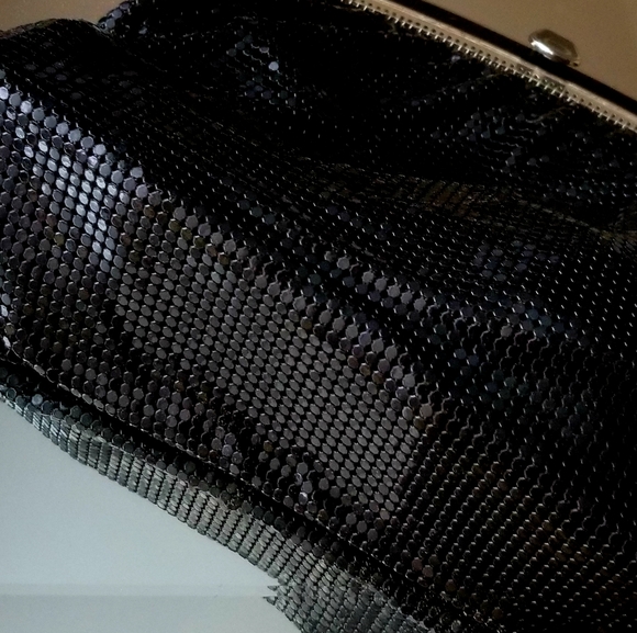 ❗Vintage Whiting & Davis Black and Silver Front Clasp Mesh Evening Bag w/ Chain❗ - Picture 4 of 13